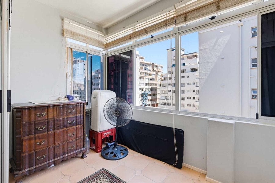 2 Bedroom Property for Sale in Sea Point Western Cape